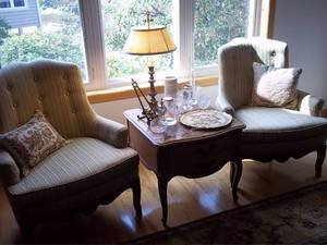 lot 83 image: (2) Vintage Matching Side Chairs, V...