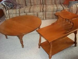 lot 94 image: Vintage Round Coffee Table 39.5 X ...