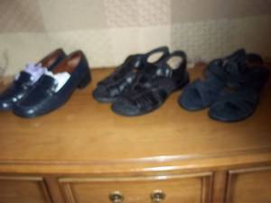 lot 103 image: Ladies Shoes (Size 9) See Photos...