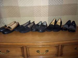 lot 105 image: Ladies Shoes (Size 9) See Photos...