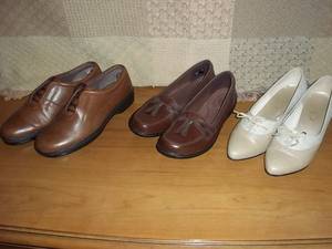 lot 106 image: Ladies Shoes (Size 9) See Photos...