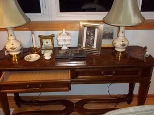 lot 120 image: Hammary Wood Side Table 52 X 15 X...