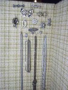 lot 197 image: nice Lot of Silver Jewelry