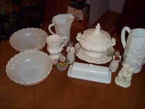 lot 123 image: White Glassware