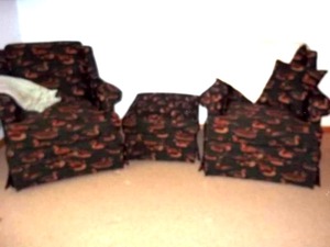 lot 10 image: 2 Chairs and Ottoman