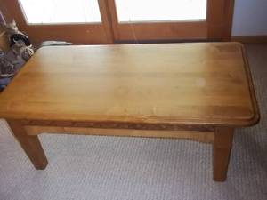lot 11 image: Coffee Table
