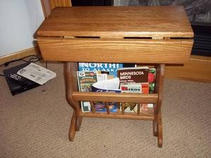lot 12 image: Small Drop Leaf Table