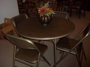 lot 18 image: Vintage Card Table & 4 chairs.