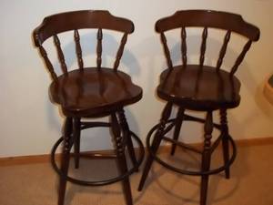 lot 139 image: Barstools