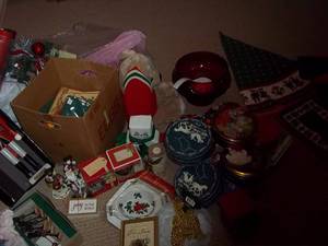 lot 163 image: Christmas Lot