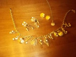 lot 183 image: Sea Shell Jewelry