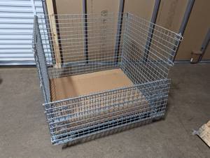 Collapsible Wire Container with Cas...
