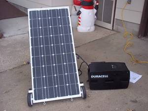 lot 4 image: Renogy RNG-100D 100w solar panel wi...
