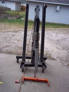 lot 11 image: 2-ton Folding Hydraulic Engine Hois...