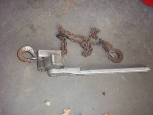 lot 27 image: 34 ton Coffing Hoist with chain an...