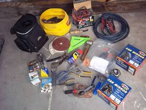 lot 58 image: Tool and automotive lot includes ju...