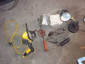 lot 68 image: Gooseneck style dual head desk lamp...