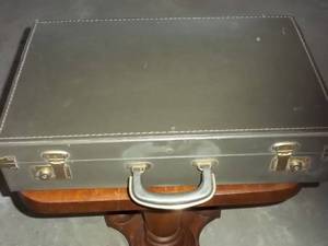 lot 328 image: Vintage suitcase filled with arts a...