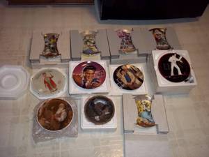lot 552 image: Large assortment of collectible pla...