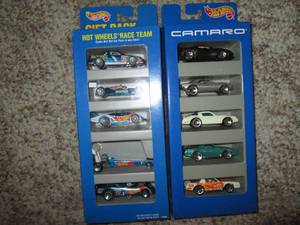 lot 124 image: Lot (2) Hot Wheels Collectible Die ...