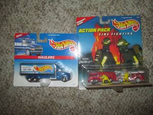 lot 130 image: Lot of (2) Hot Wheels Collectible D...