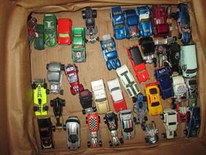 lot 132 image: Vintage Hot Wheels and Matchbox Col...