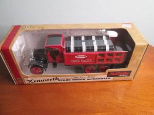 lot 172 image: Metal die cast collector car
