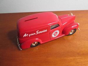 lot 178 image: Metal die cast collector car
