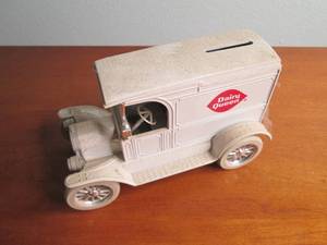 lot 182 image: Metal die cast collector car