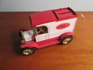 lot 184 image: Metal die cast collector car