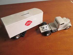 lot 187 image: Metal die cast collector car