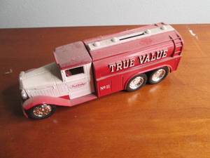 lot 188 image: Metal die cast collector car