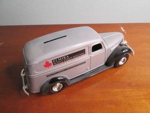 lot 190 image: Metal die cast collector car