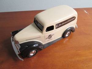 lot 200 image: Heavy duty die cast Replica bank Er...