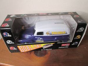 lot 211 image: Ertl Collectibles Team NFL MN Vikin...