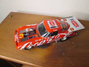 lot 216 image: Heavy Duty Die cast Replica car Coc...