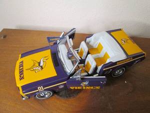 lot 217 image: Heavy Duty Die cast Replica car MN ...