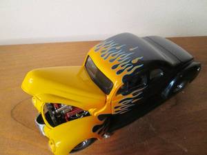 lot 218 image: Heavy Duty Die cast Replica car 194...