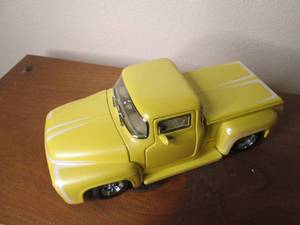 lot 224 image: Heavy Duty Die cast Replica 1956 Fo...