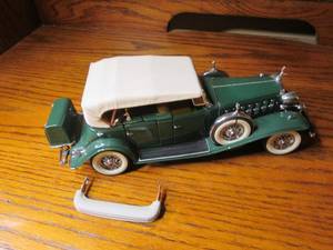 lot 233 image: Heavy Duty Die cast Replica 1932 Ca...