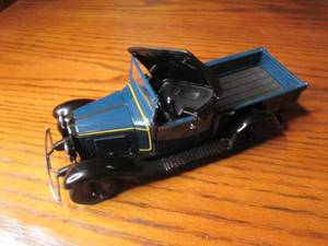 lot 238 image: Heavy Duty Die cast Replica 1931 Ch...