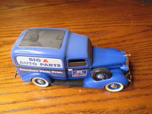 lot 253 image: Heavy Duty Die cast Replica bank wi...