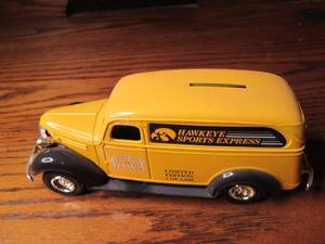 lot 260 image: Heavy Duty Die cast Replica bank wi...