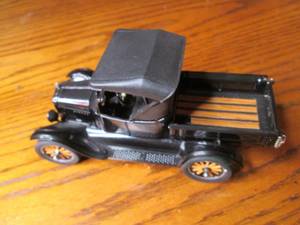 lot 271 image: Heavy Duty Die cast Replica of a 19...