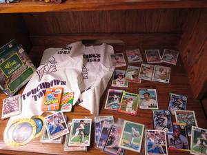 lot 429 image: Lot of misc loose, sleeved and fact...