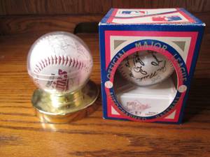 lot 432 image: 1988 MN Twins Signed baseball conta...