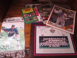 lot 435 image: 1991 Major League Baseball World Se...