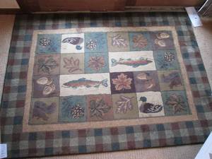 lot 453 image: 46.5x 63.5 Nature Themed area rug...