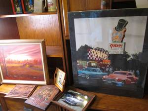 lot 458 image: Picture and painting wall decor lot...
