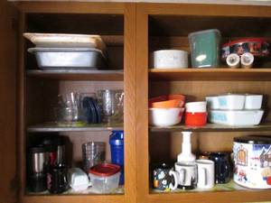 lot 468 image: Content of (2) upper cupboards to t...